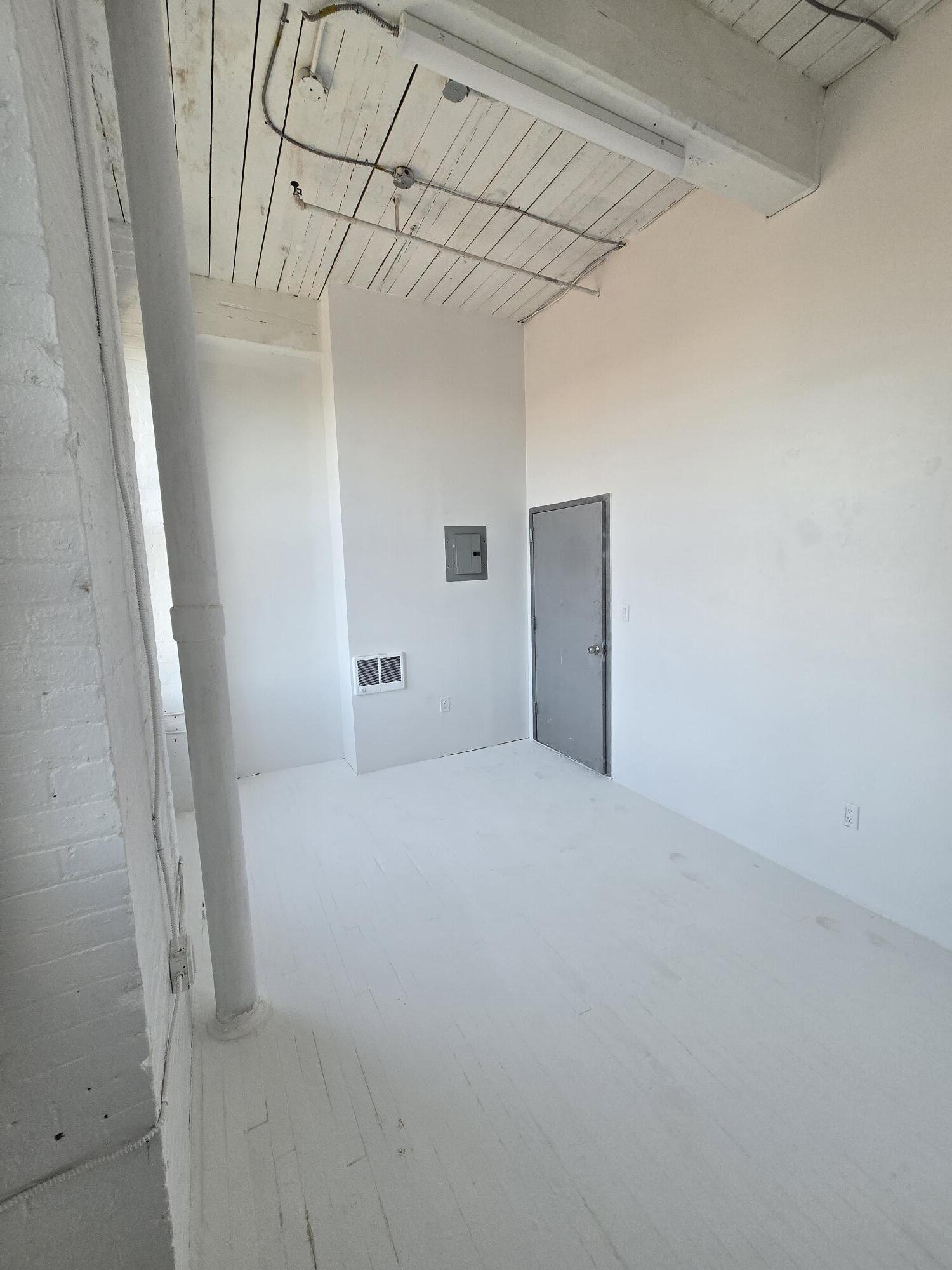 1027 Grand St, Brooklyn, NY à louer Photo intérieure– Image 1 sur 4
