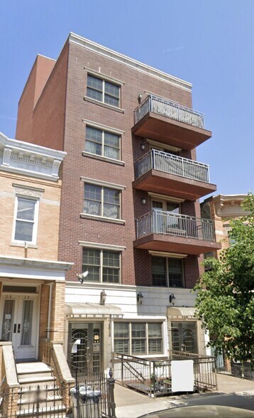 2834 38th St, Astoria, NY à vendre - Photo de l’immeuble – Image 3 sur 43