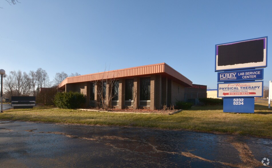 5232 Richfield Rd, Flint, MI à louer - Photo de l’immeuble – Image 2 sur 3