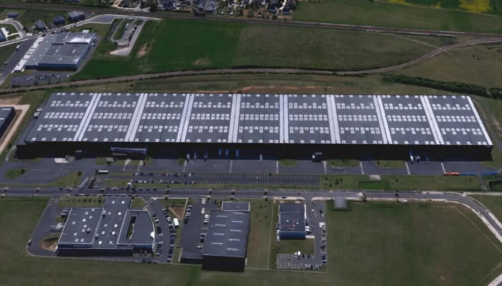 Industriel/Logistique dans La Chaussée-Saint-Victor à louer - Photo de l’immeuble – Image 1 sur 13