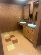 111 Roberts St, East Hartford, CT à louer Photo intérieure– Image 1 sur 7