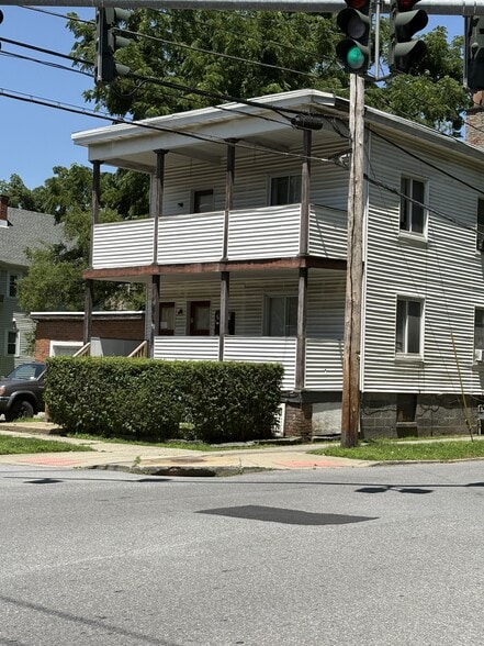 63 Franklin St, Poughkeepsie, NY à vendre - Photo de l’immeuble – Image 2 sur 2