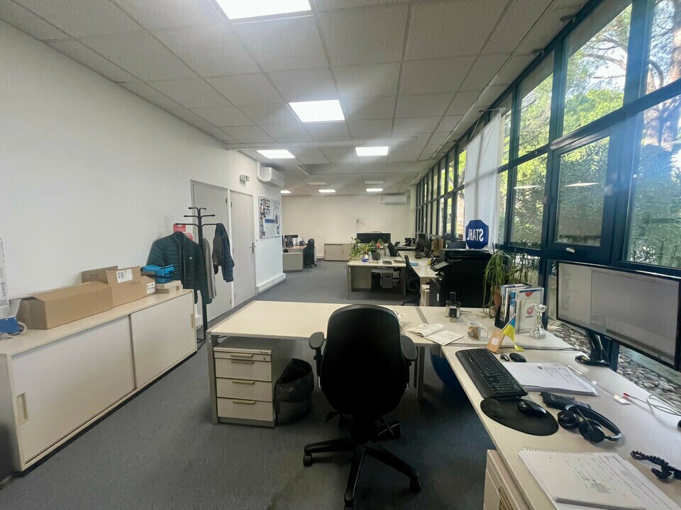 Bureau dans Avignon à louer Photo de l’immeuble– Image 1 sur 13
