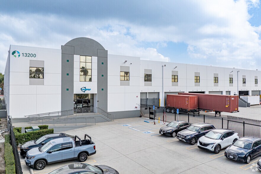13200 S Broadway St, Gardena, CA à louer - Photo de l’immeuble – Image 2 sur 7