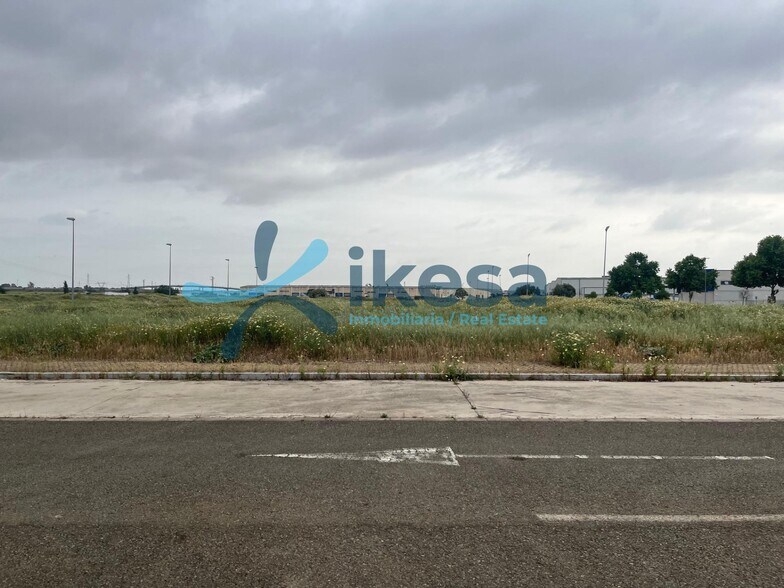 Terrain dans Alcalá de Guadaíra, Sevilla à vendre - Photo de l’immeuble – Image 1 sur 10