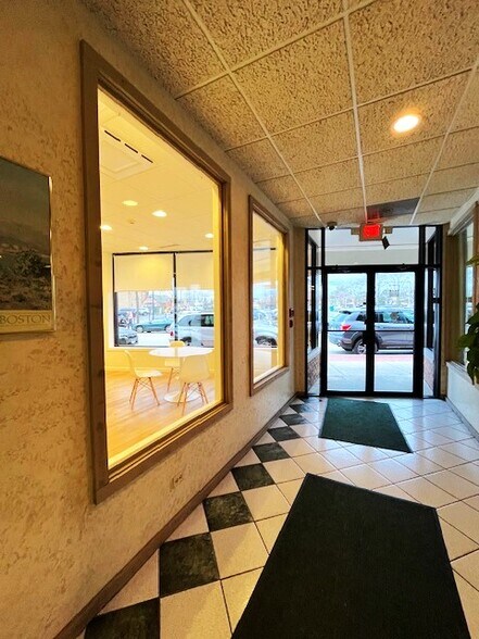421-427 Sheridan Rd, Highwood, IL à louer - Photo de l’immeuble – Image 2 sur 13