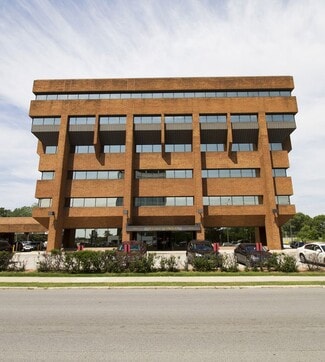 Plus de détails pour 2675 N Mayfair Rd, Wauwatosa, WI - Bureau à louer
