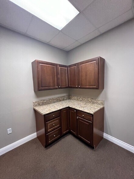 1824 Ackley Cir, Oakdale, CA à louer - Photo intérieure – Image 2 sur 5
