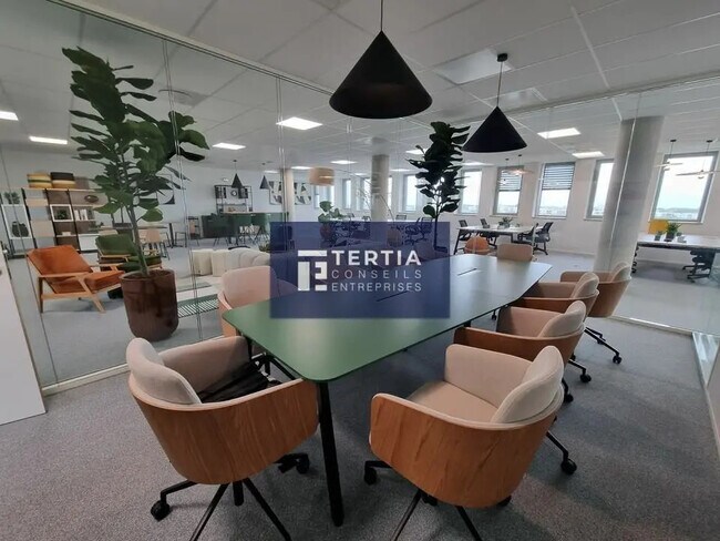 Plus de détails pour Bureau, Local commercial à louer
