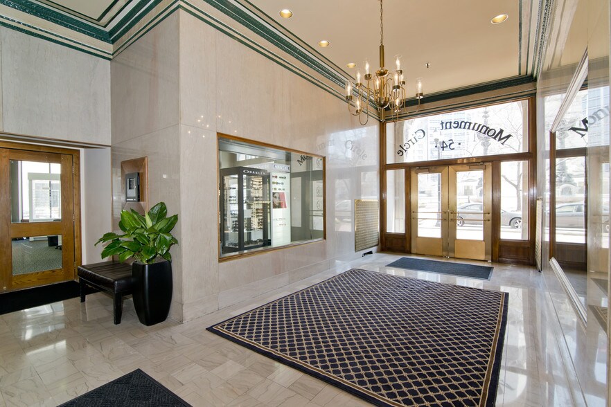 54 Monument Cir, Indianapolis, IN à louer - Photo intérieure – Image 3 sur 9