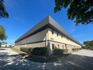 Plus de détails pour 660 NW Peacock Blvd, Port Saint Lucie, FL - Industriel/Logistique à louer