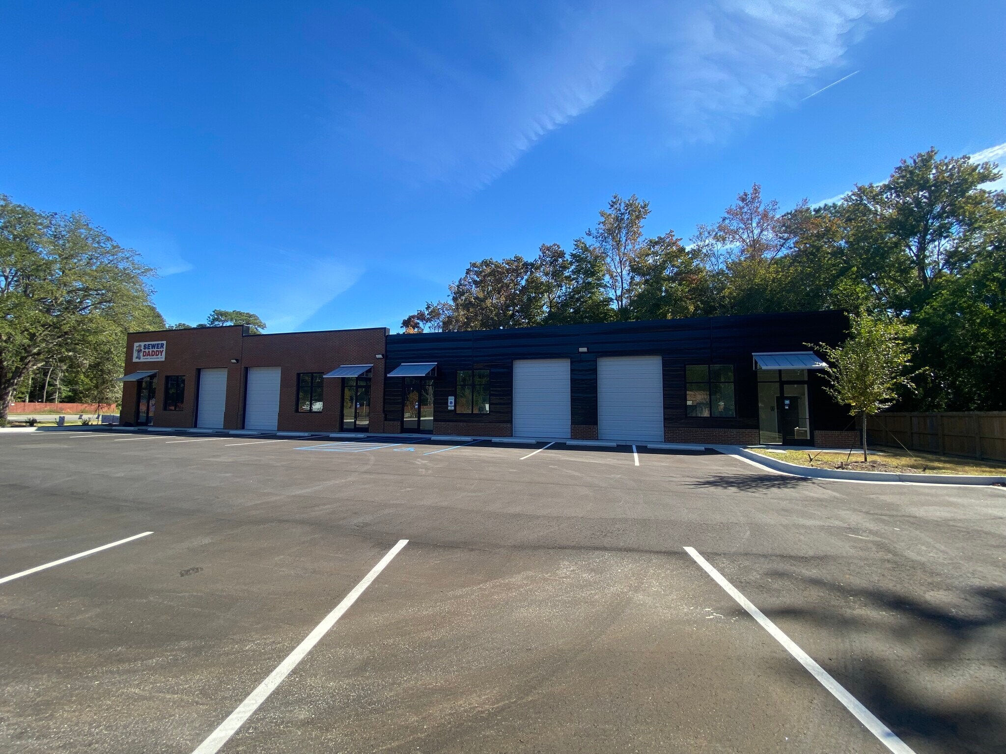 508 Miles Jamison Rd, Summerville, SC à louer Photo principale– Image 1 sur 9