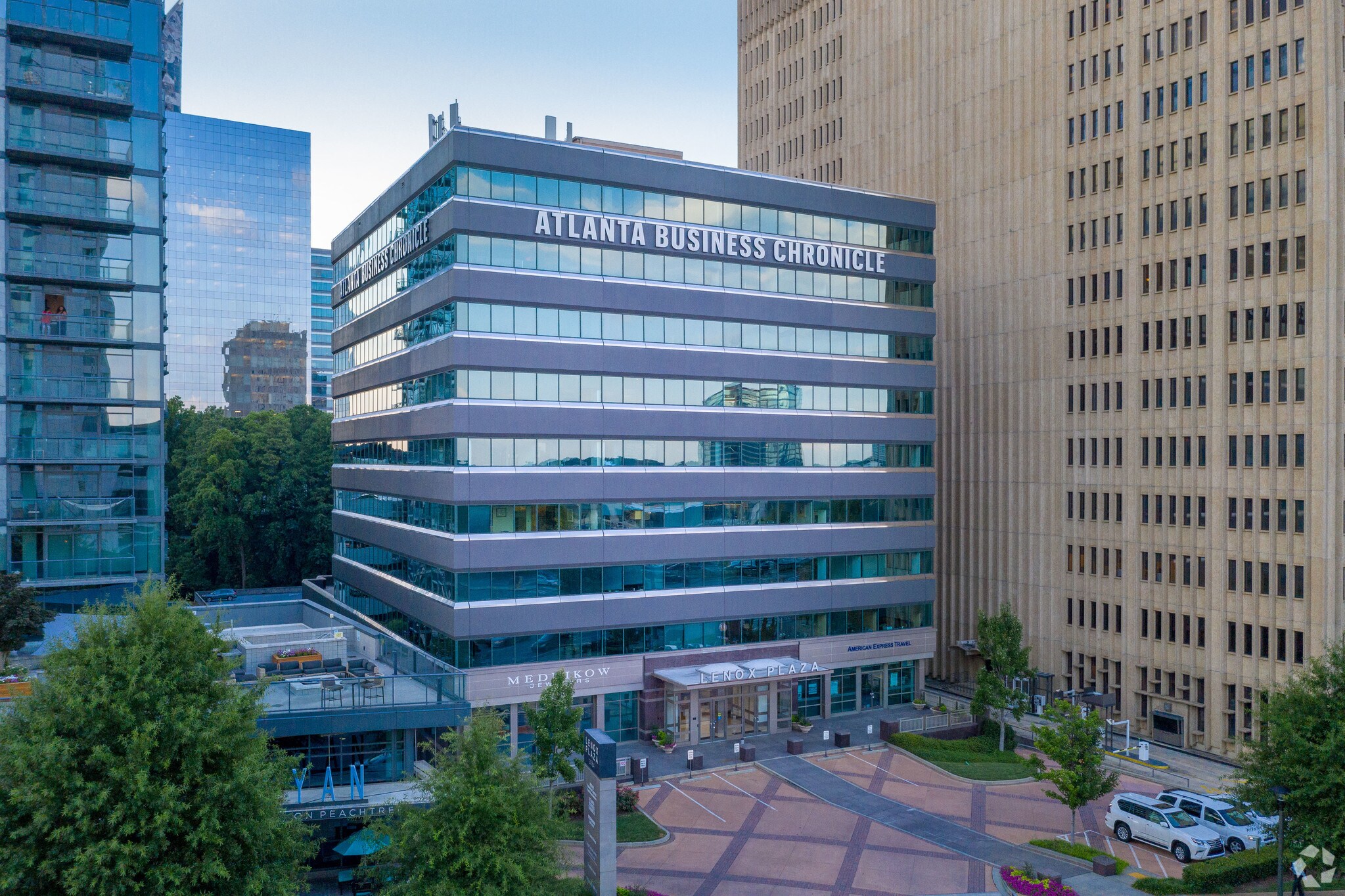 3384 Peachtree Rd NE, Atlanta, GA à louer Photo principale– Image 1 sur 38