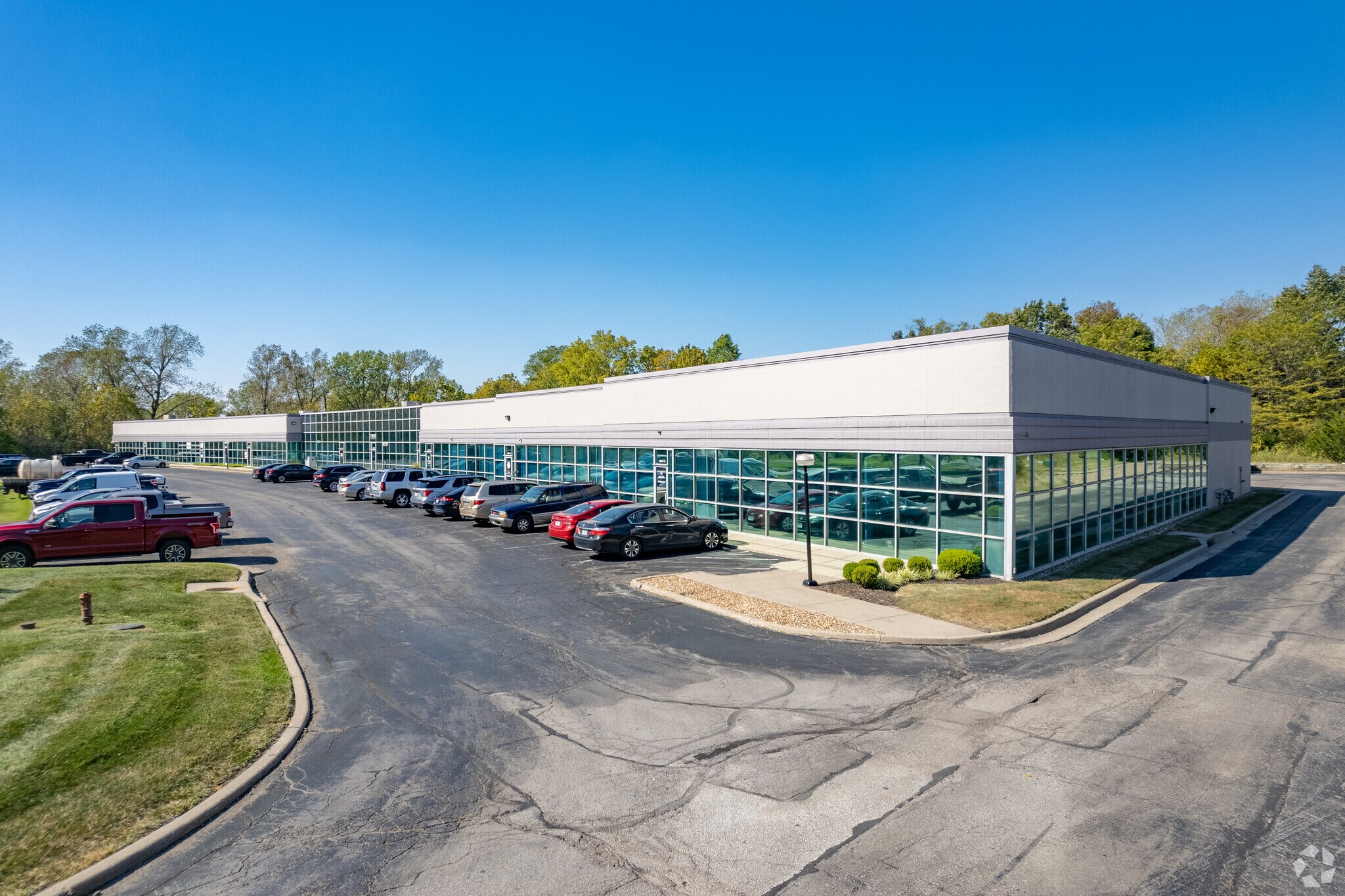 7810-7900 NW 100th St, Kansas City, MO à louer Photo de l’immeuble– Image 1 sur 20