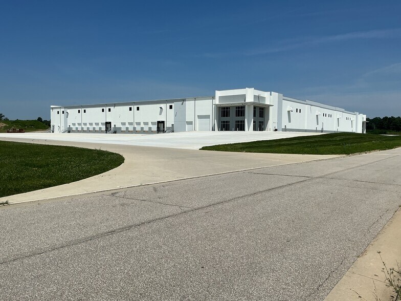 1900 Airport West Rd, Mansfield, OH à vendre - Photo de l’immeuble – Image 1 sur 17