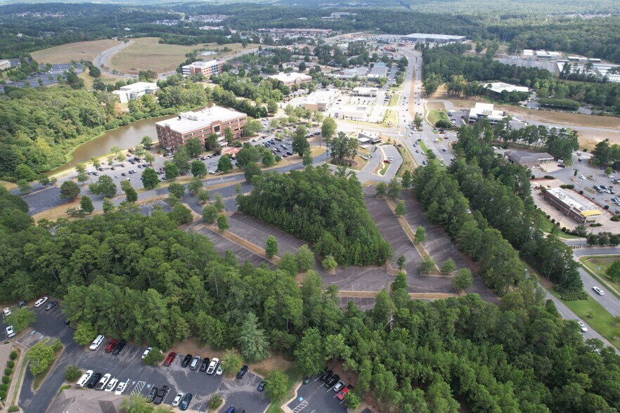 17600 Chenal Parkway, Little Rock, AR à vendre - Photo de l’immeuble – Image 2 sur 7