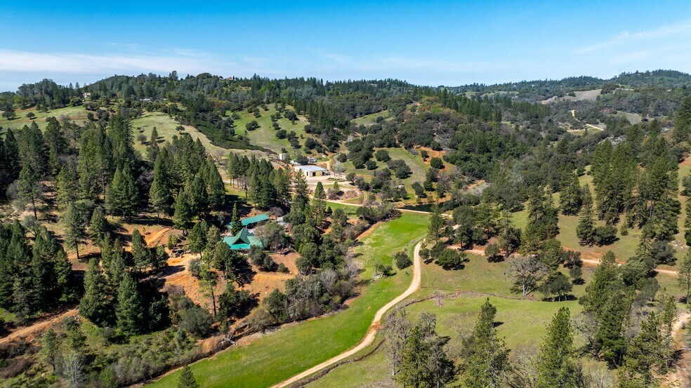 5160 Scarlet Oak, Greenwood, CA à vendre - Photo principale – Image 2 sur 52