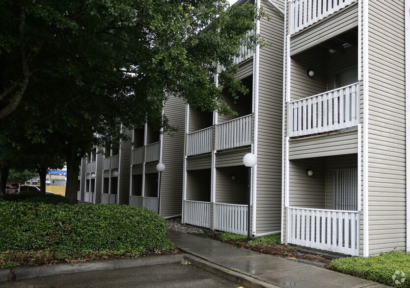 5855 Citrus Blvd, New Orleans, LA à vendre - Photo de l’immeuble – Image 2 sur 23