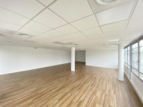 Bureau dans Saint-Priest à louer Photo intérieure– Image 1 sur 6