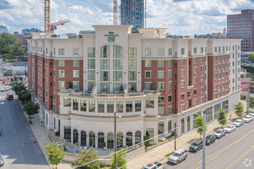 2400 W End Ave, Nashville, TN à louer - Photo principale – Image 2 sur 4