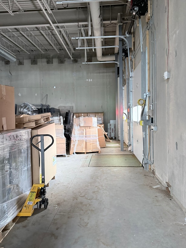 12550 Riverdale Blvd NW, Coon Rapids, MN à louer Photo intérieure– Image 1 sur 5