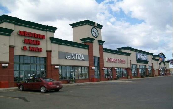 7005 44 St, Lloydminster, AB à louer - Photo de l’immeuble – Image 1 sur 1