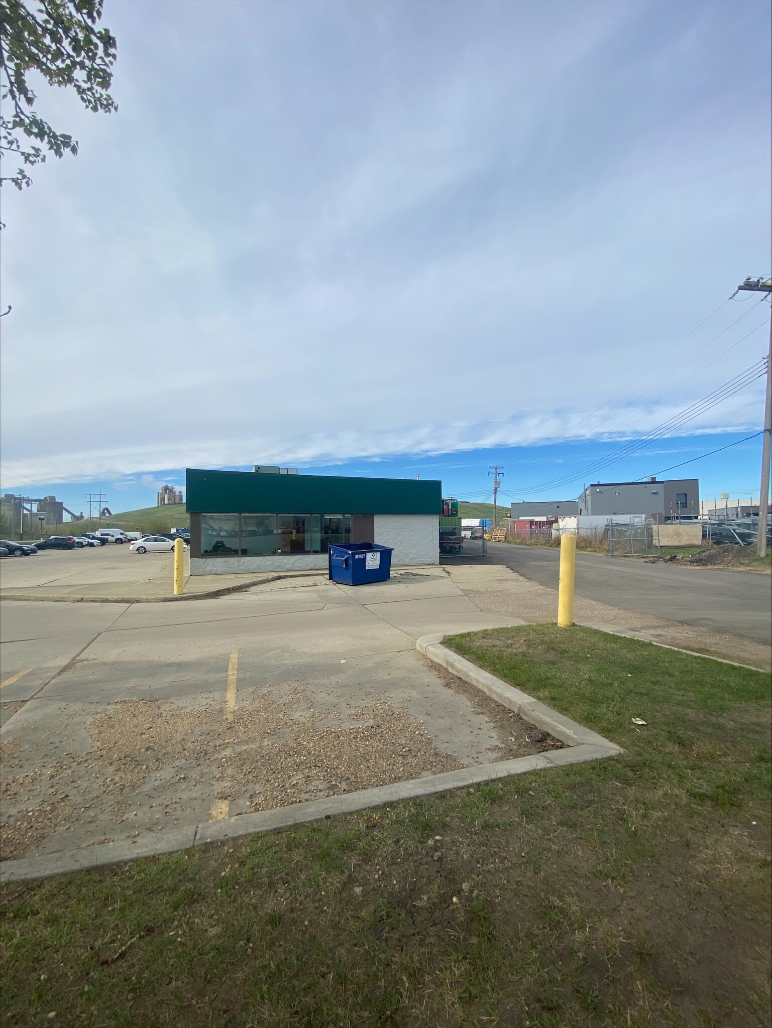 12834 163 St NW, Edmonton, AB à louer Photo de l’immeuble– Image 1 sur 6