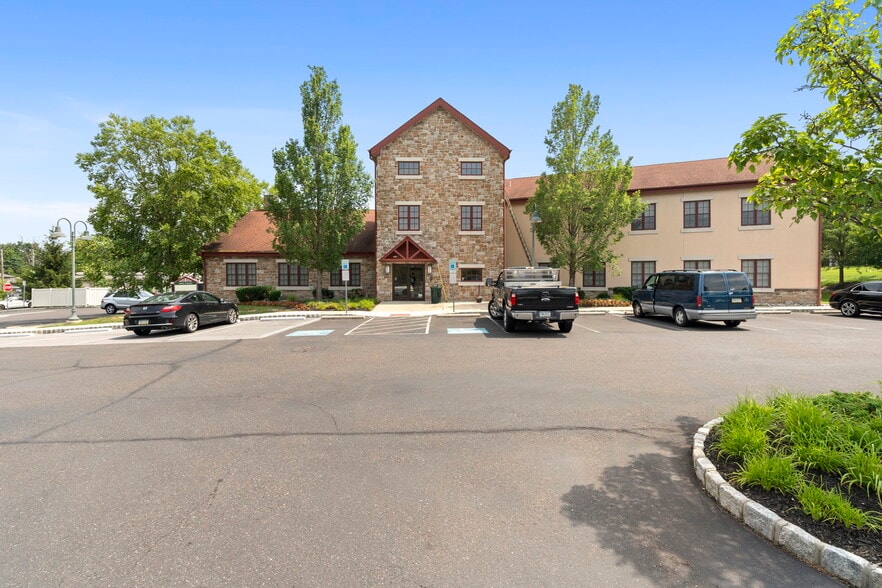 1600 N Bethlehem Pike, Lower Gwynedd, PA à louer - Photo de l’immeuble – Image 3 sur 20
