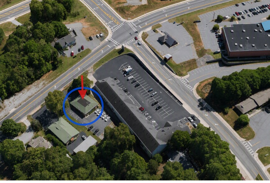 307 Atlanta Rd, Cumming, GA à louer - Photo de l’immeuble – Image 2 sur 10