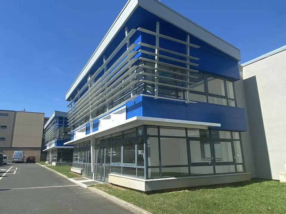 Local d’activités dans Anse à louer Photo de l’immeuble– Image 1 sur 12