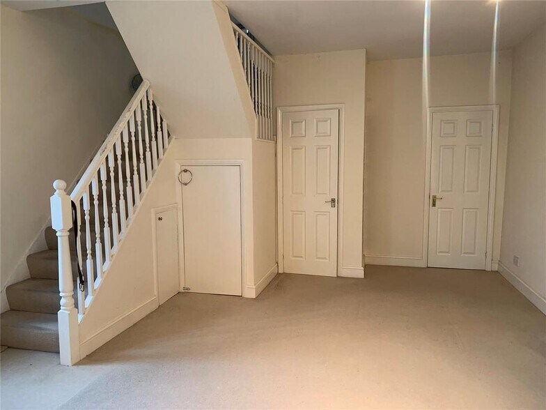 Downahill Rd, Londres à louer - Photo intérieure – Image 3 sur 5