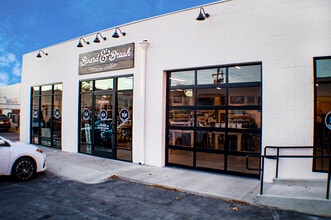 24417 Main St, Santa Clarita, CA à louer Photo intérieure– Image 2 sur 5