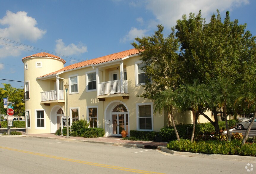 95 NE 4th Ave, Delray Beach, FL à louer - Photo de l’immeuble – Image 1 sur 17
