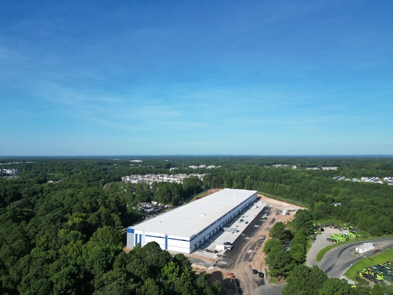 1218 Stone Park Ct, Durham, NC à louer - Photo de l’immeuble – Image 1 sur 3