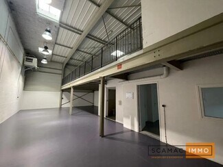 Plus de détails pour Industriel/Logistique à louer