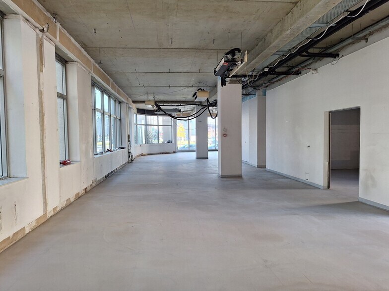 207 Cours Du Médoc, Bordeaux à louer - Photo de l’immeuble – Image 3 sur 9