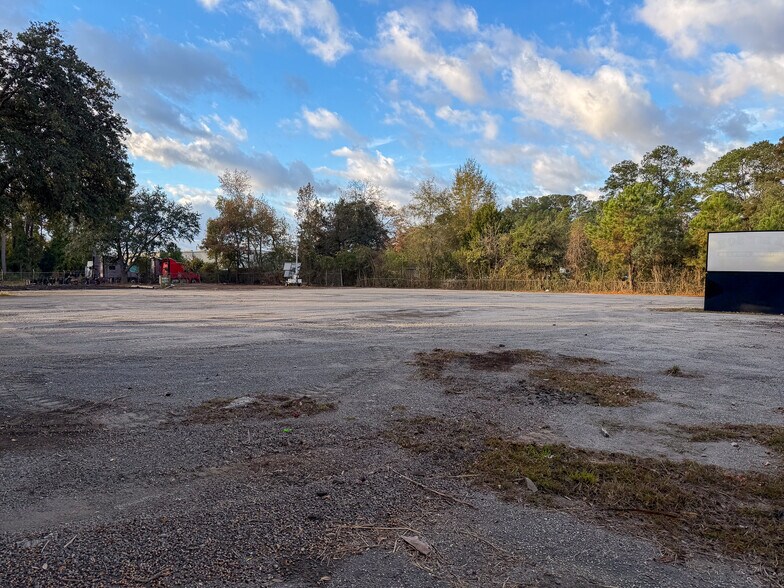 3749 Ashley Phosphate Rd, North Charleston, SC à louer - Photo de l’immeuble – Image 3 sur 8