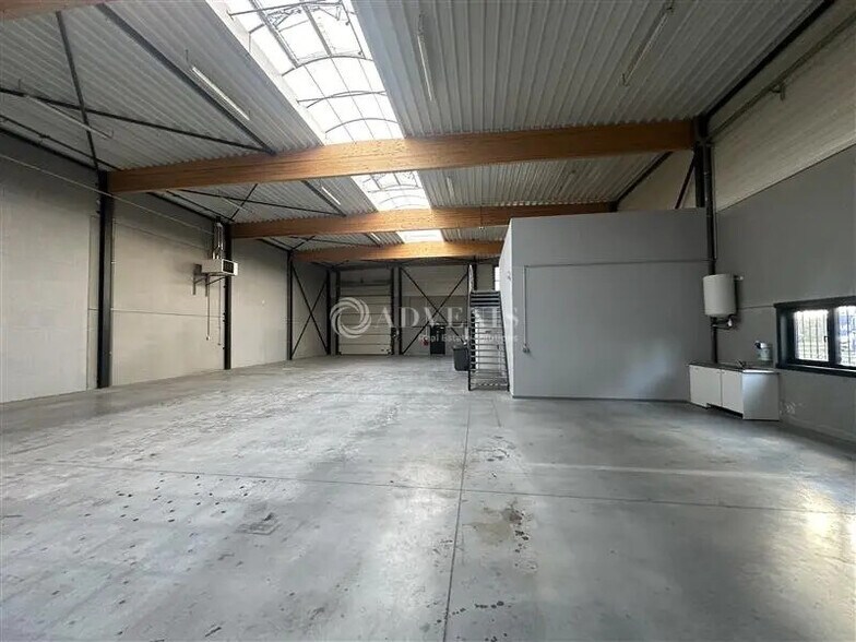 Industriel/Logistique dans Roncq à louer - Photo de l’immeuble – Image 3 sur 8