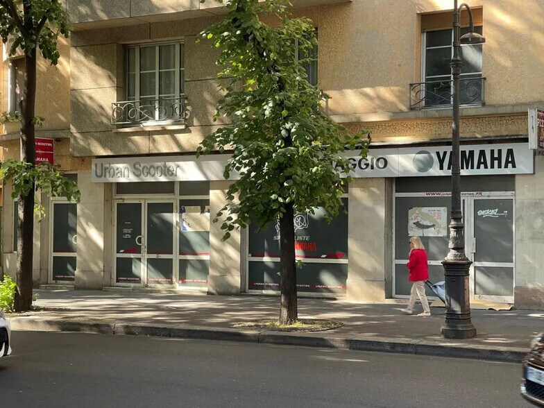 Local commercial dans Paris à vendre - Photo de l’immeuble – Image 1 sur 4