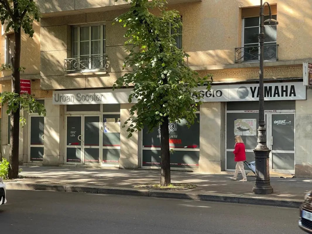 Local commercial dans Paris à vendre Photo de l’immeuble– Image 1 sur 5