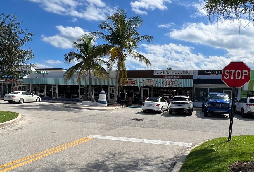 1574-1584 SE 3rd Ct, Deerfield Beach, FL à louer - Photo principale – Image 2 sur 5
