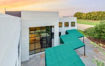 1660 N Westridge Cir, Irving, TX à louer - Photo de l’immeuble – Image 3 sur 9