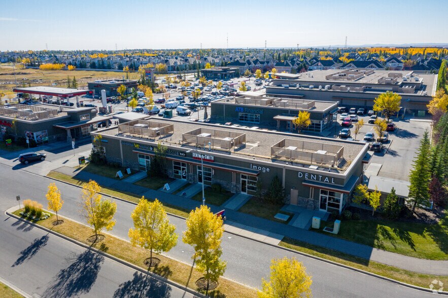 917 85th St SW, Calgary, AB à louer - Photo de l’immeuble – Image 3 sur 4