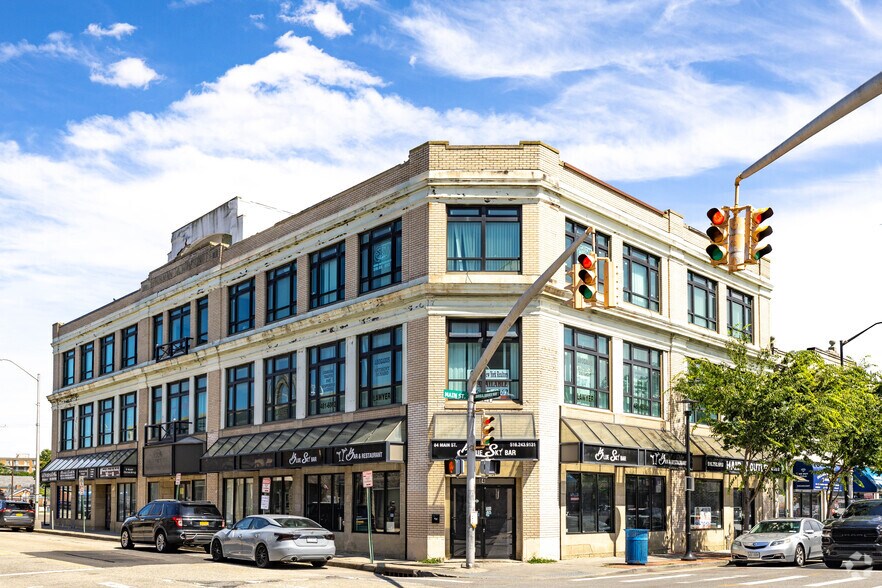 82-84 Main St, Hempstead, NY à louer - Photo principale – Image 1 sur 6