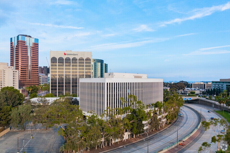 Golden Shore portefeuille de 3 biens à vendre sur LoopNet.fr - Photo principale – Image 1 sur 5