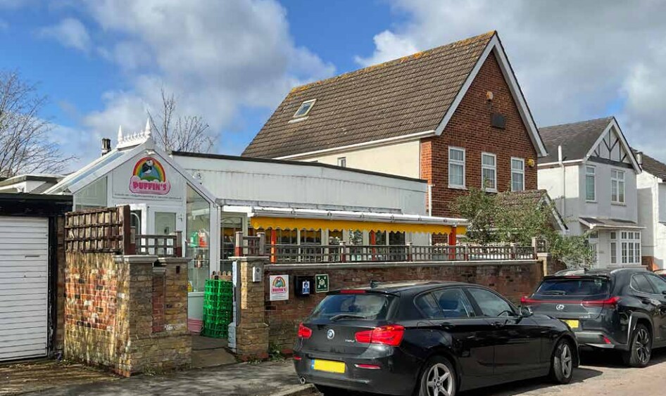 Cambridge Rd, Walton On Thames à vendre - Photo de l’immeuble – Image 1 sur 1
