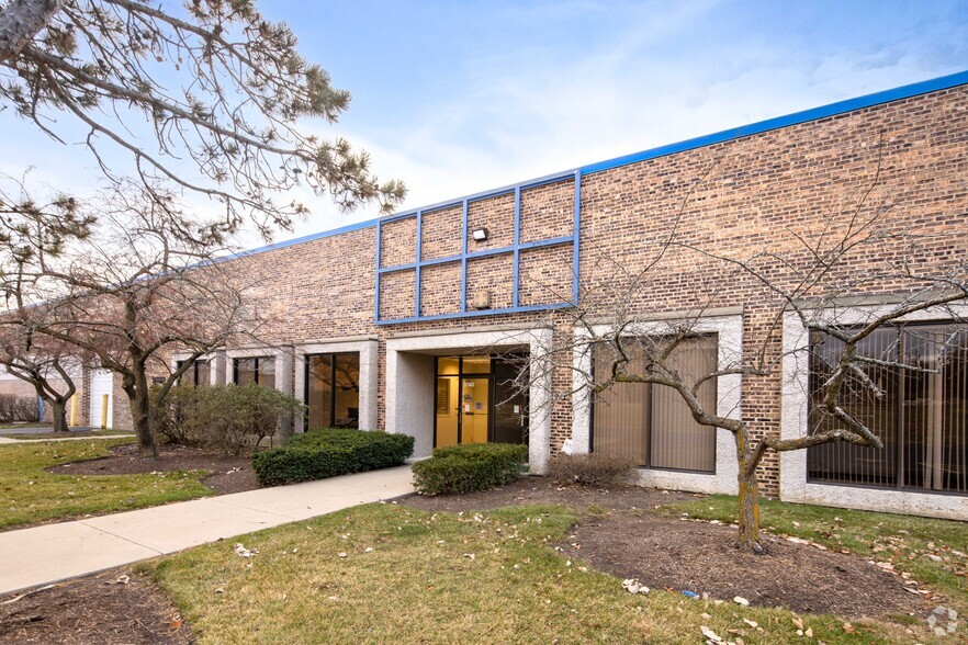 3740-3742 Hawthorne Ct, Waukegan, IL à louer - Photo de l’immeuble – Image 1 sur 9