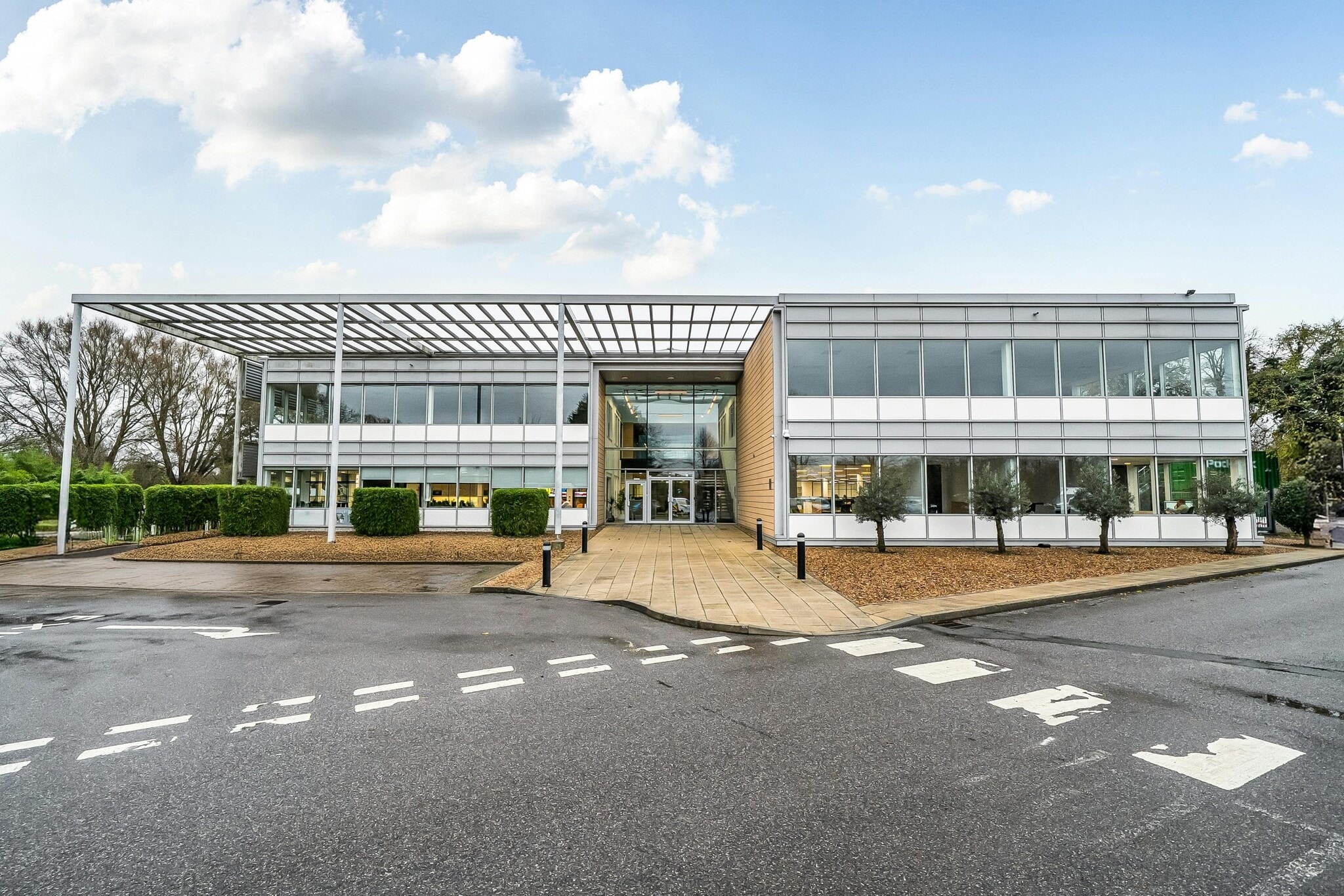 Oxford Rd, Uxbridge à louer Photo de l’immeuble– Image 1 sur 10