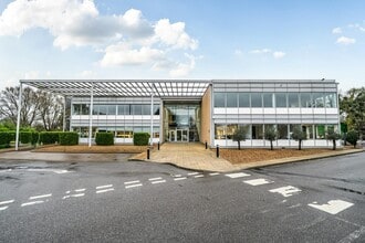 Oxford Rd, Uxbridge à louer Photo de l’immeuble– Image 1 sur 10