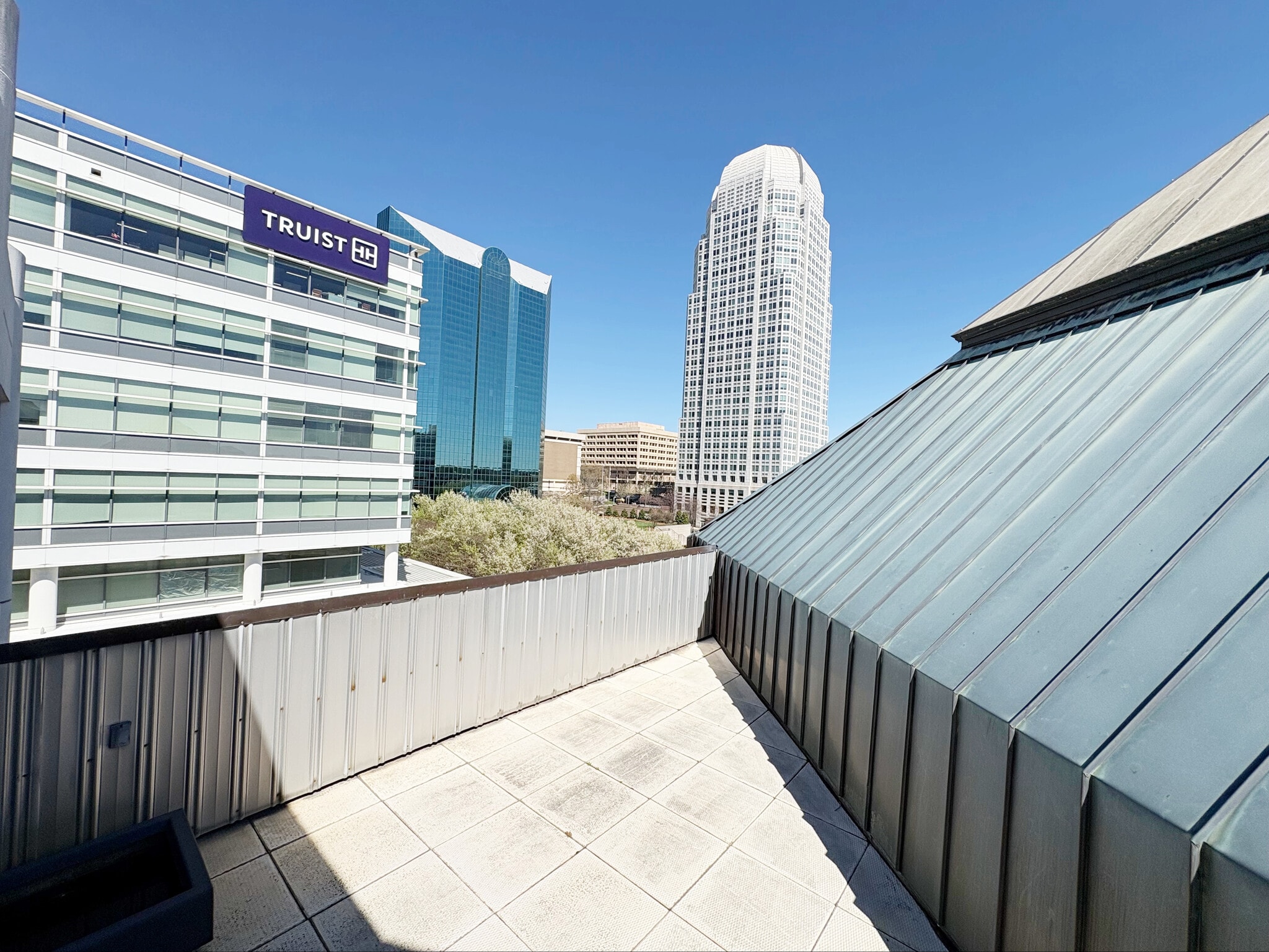 250 W First St, Winston-Salem, NC à louer Photo intérieure– Image 1 sur 5